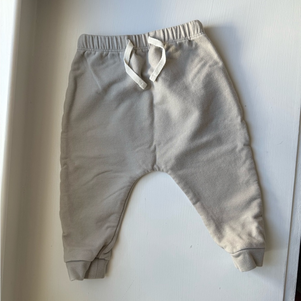 Quincy Mae Gray Sweatpants Soft and Stylish